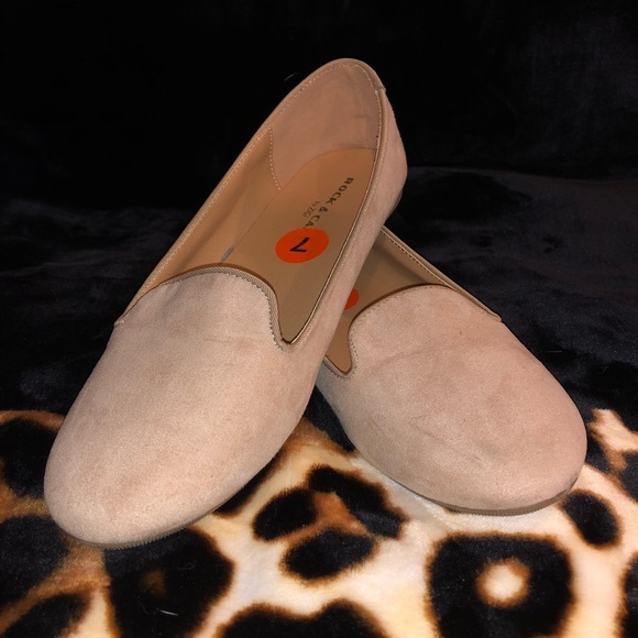 Shoes - Creme flats great for fall ! (Price is firm)